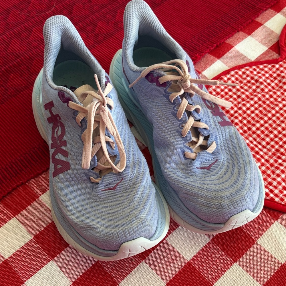 Hoka Women's Mach 5 Light Blue Athletic Shoes 8B